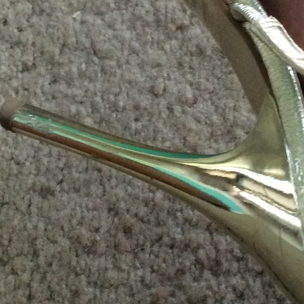 Guess by Marciano Totally Gold Vintage Heels